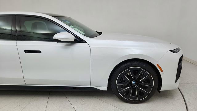Used 2025 BMW 740i xDrive image 7