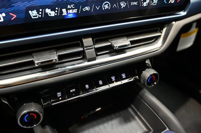 New 2026 Chevrolet Equinox EV LT w/ Convenience Package II image 17