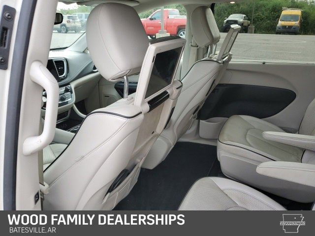 Used 2021 Chrysler Pacifica Limited w/ Uconnect Theater Family Group image 21
