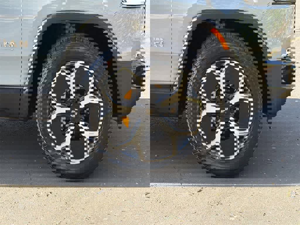 Used 2023 Rivian R1T Adventure image 40