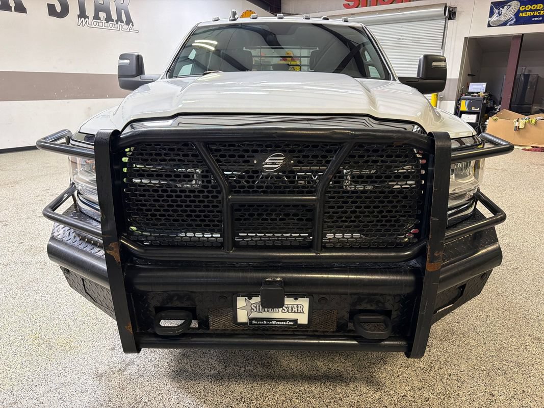 Used 2024 RAM 3500 Tradesman w/ Chrome Appearance Group AWD/4WD image 12