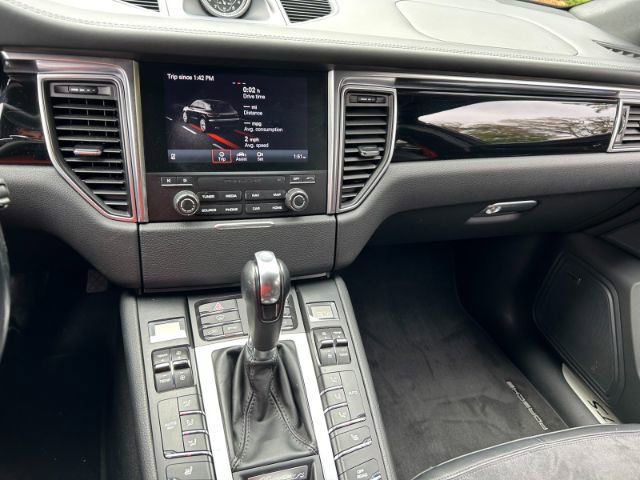 Used 2018 Porsche Macan GTS image 14