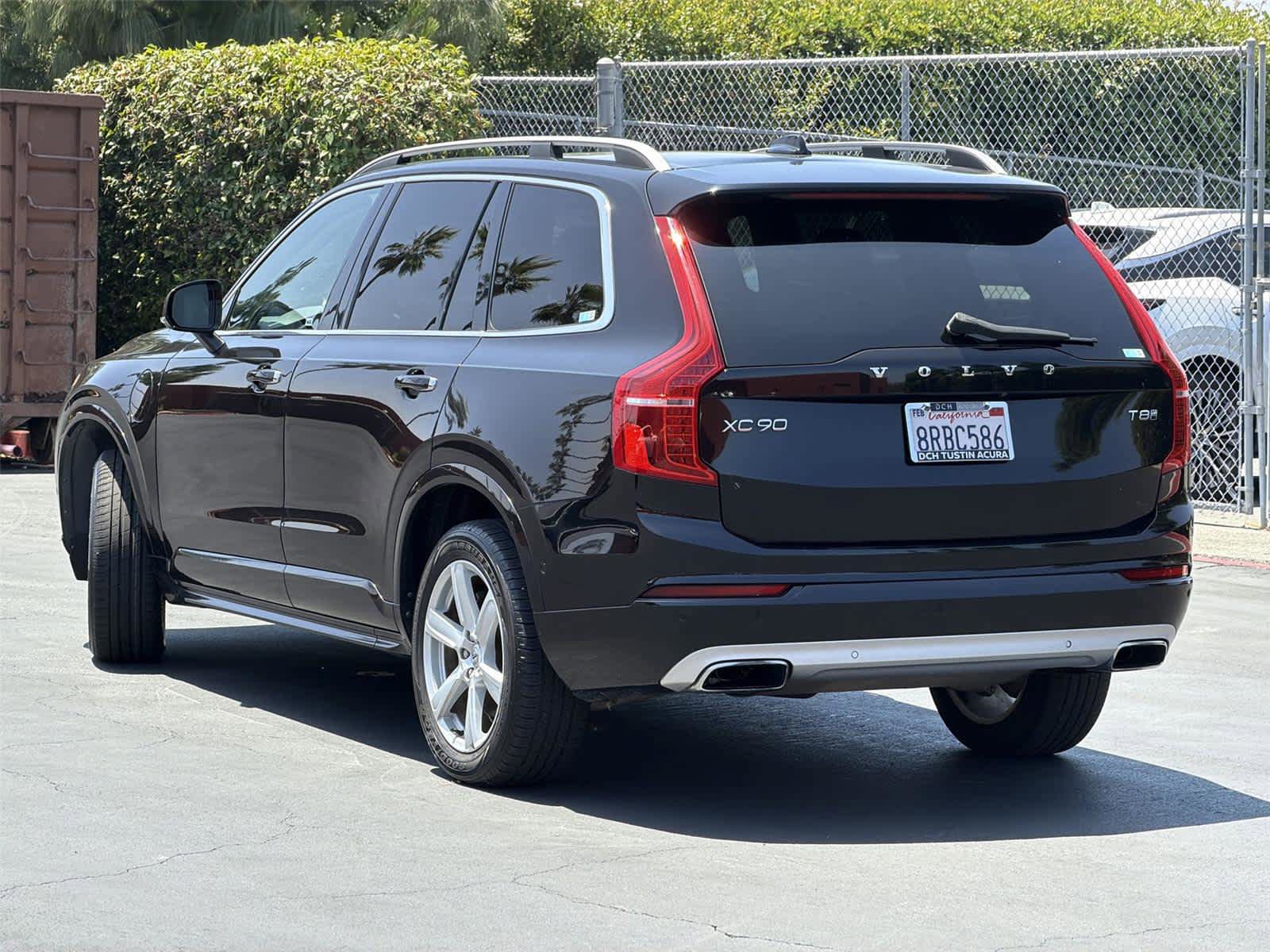Used 2016 Volvo XC90 T8 Momentum w/ Vision Package AWD/4WD image 5