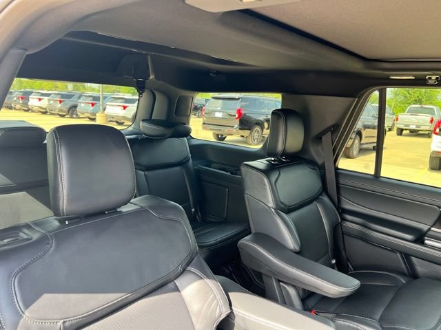 New 2027 Ford Expedition Platinum w/ Stealth Appearance Package AWD/4WD image 24