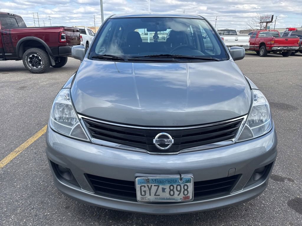 Used 2010 Nissan Versa Hatchback w/ Premium Pkg FWD image 2