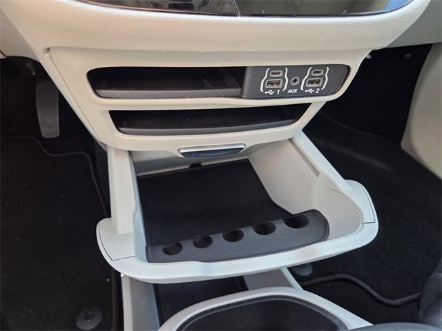 Certified 2023 Chrysler Pacifica Touring-L image 29