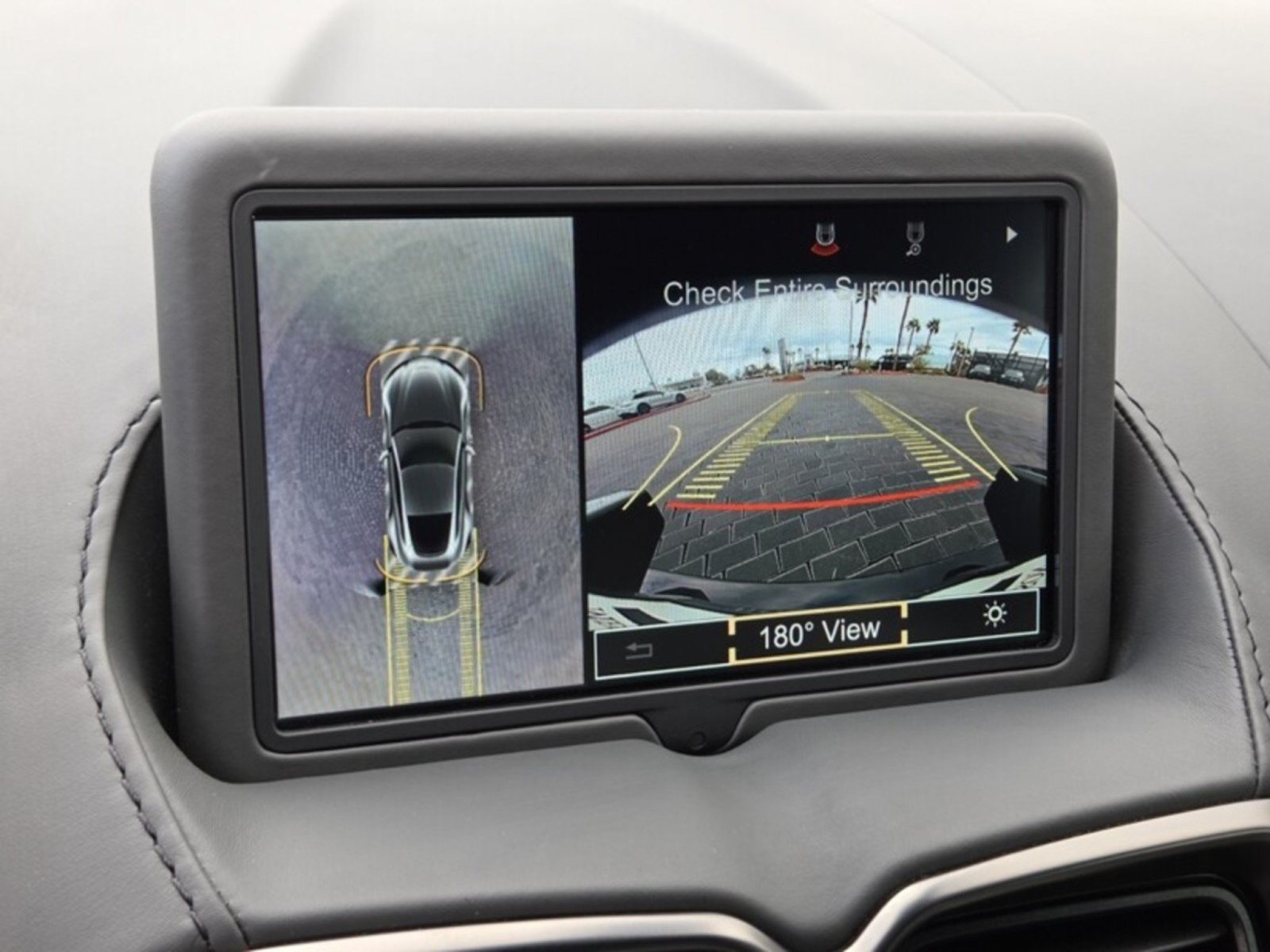 Used 2023 Aston Martin V8 Vantage Roadster RWD image 30