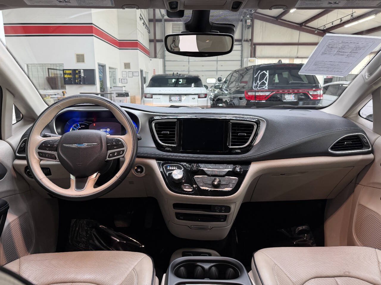 Used 2017 Chrysler Pacifica Platinum FWD image 19