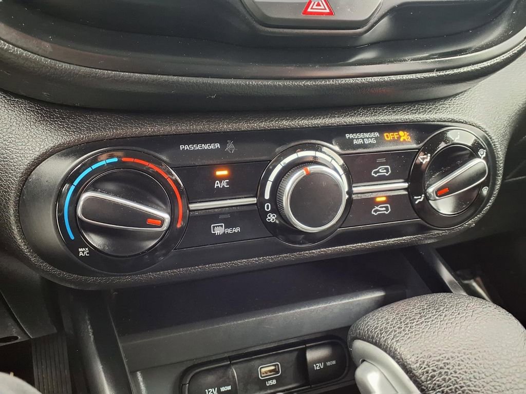 Used 2025 Kia Soul LX w/ LX Technology Package image 6