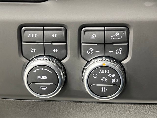 Used 2025 GMC Sierra 3500 AT4 w/ AT4 Premium Plus Package image 32