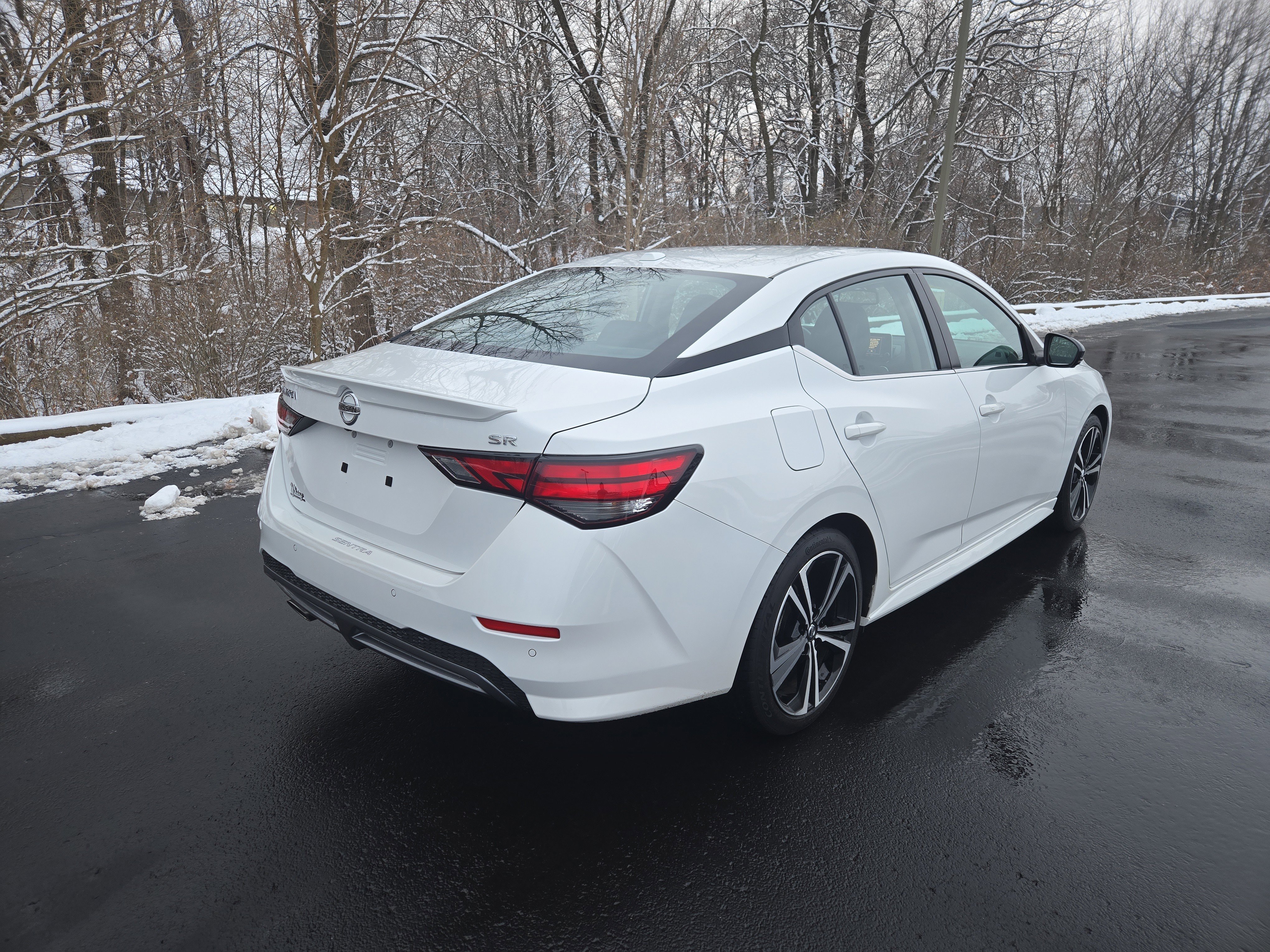 Used 2021 Nissan Sentra SR w/ SR Premium Package image 3