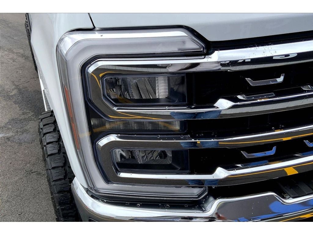 Used 2025 Ford F350 Lariat AWD/4WD image 29