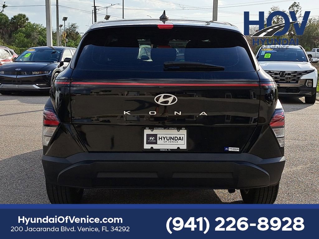 Certified 2024 Hyundai Kona SE image 8