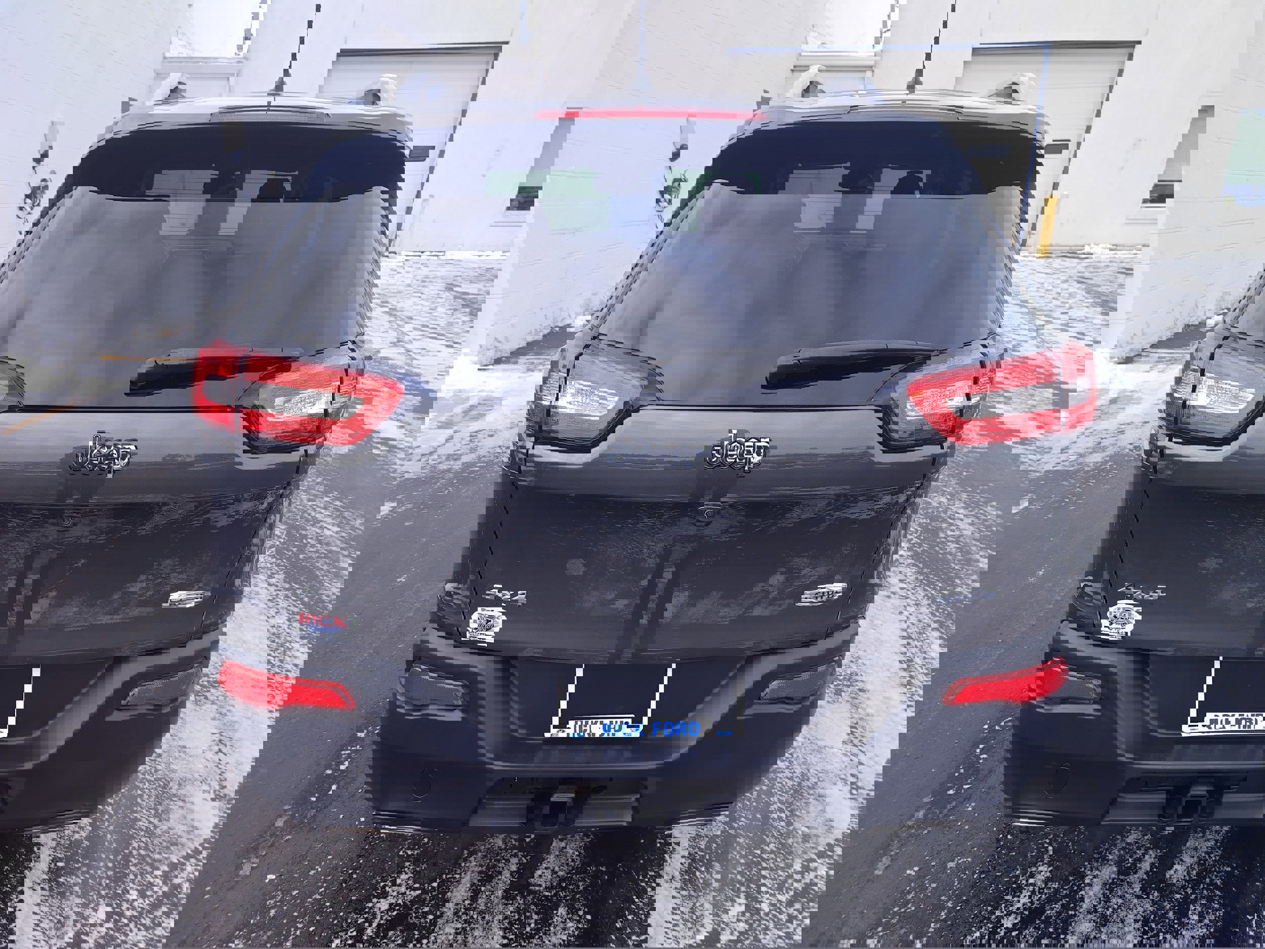 Used 2016 Jeep Cherokee Latitude w/ Cold Weather Group image 4