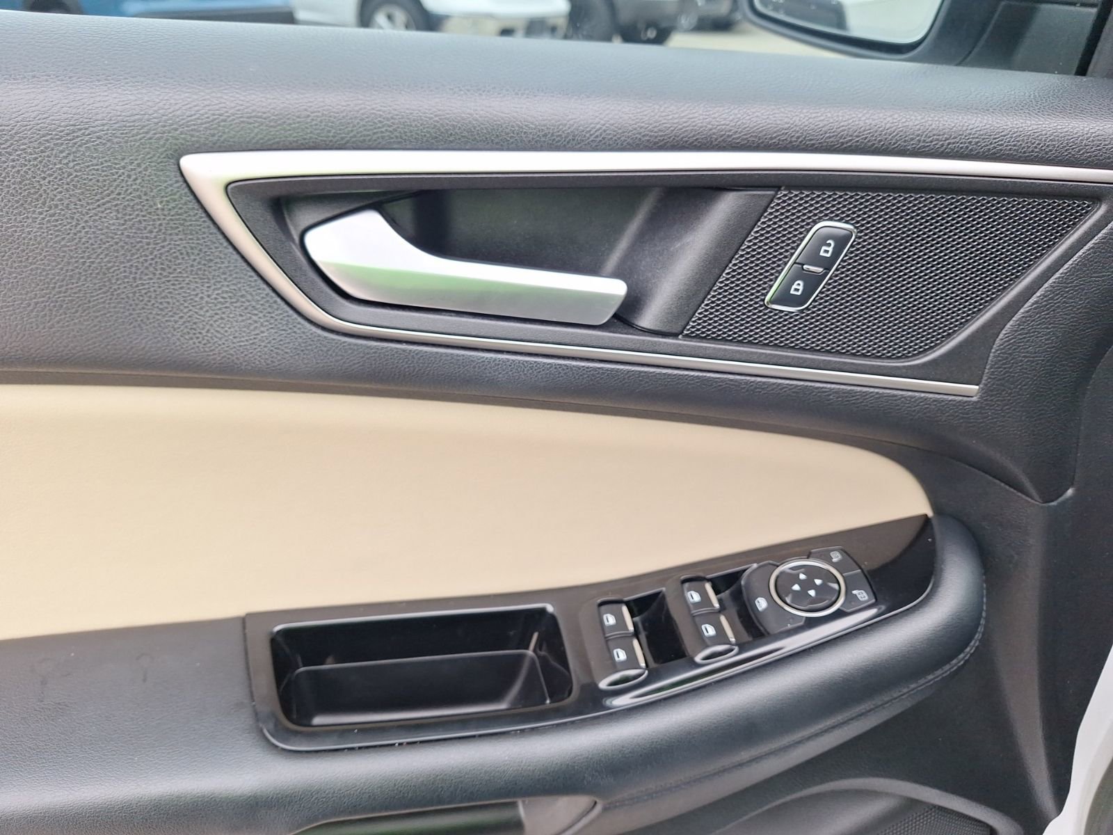 Used 2016 Ford Edge SEL w/ Equipment Group 201A FWD image 16