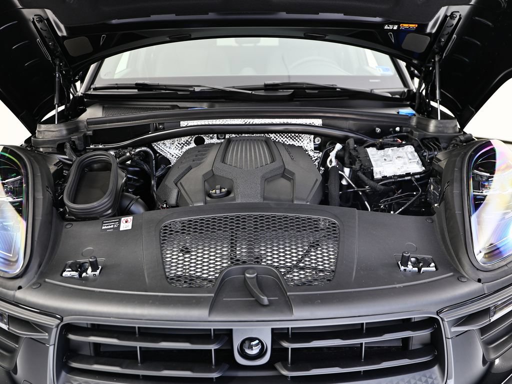 New 2026 Porsche Macan AWD/4WD image 33