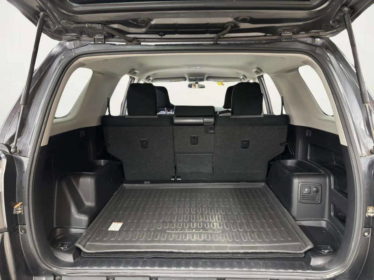 Used 2014 Toyota 4Runner SR5 image 18