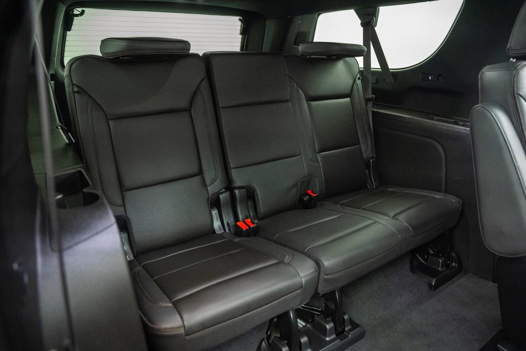 Used 2024 Chevrolet Suburban High Country AWD/4WD image 38