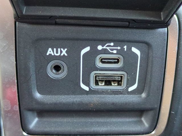 Used 2023 Jeep Wrangler Unlimited Sahara AWD/4WD image 21