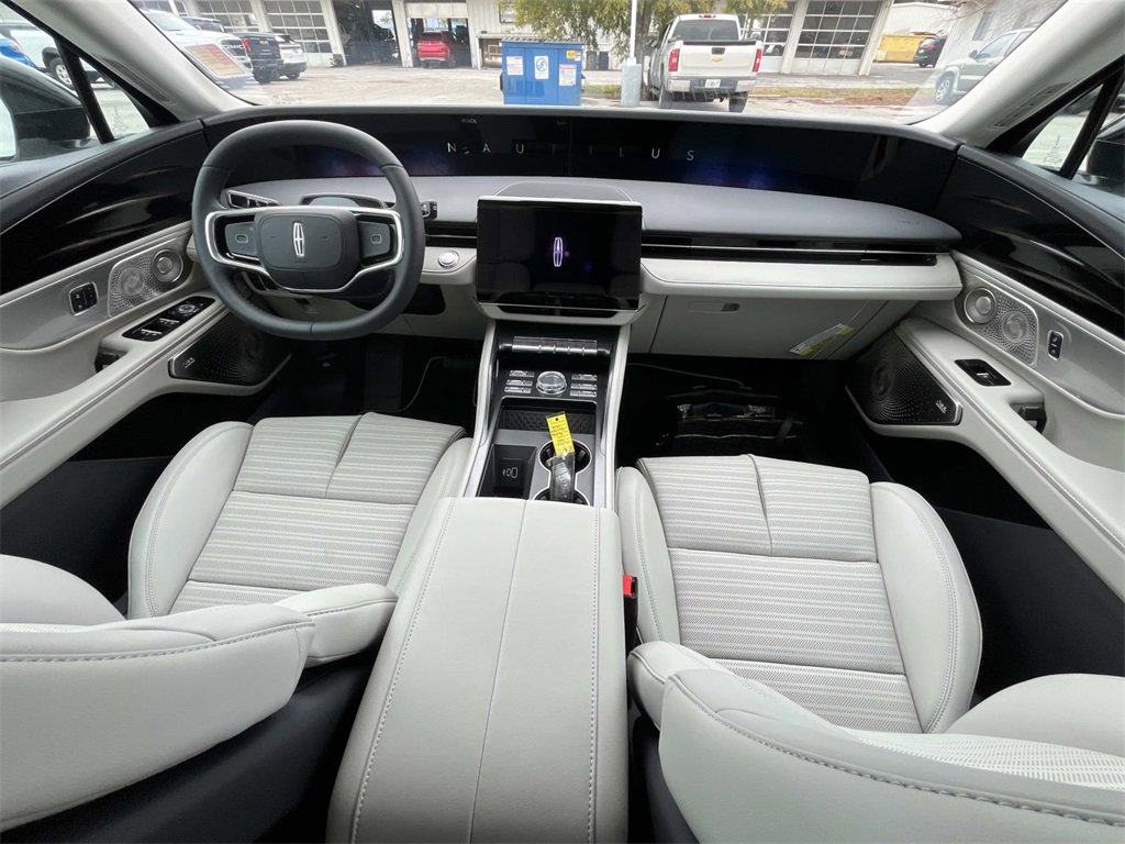 New 2026 Lincoln Nautilus Reserve image 18