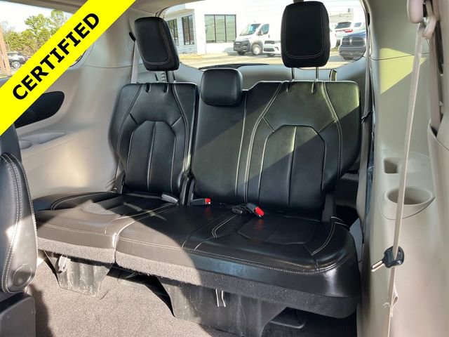Used 2024 Chrysler Pacifica Touring-L image 10
