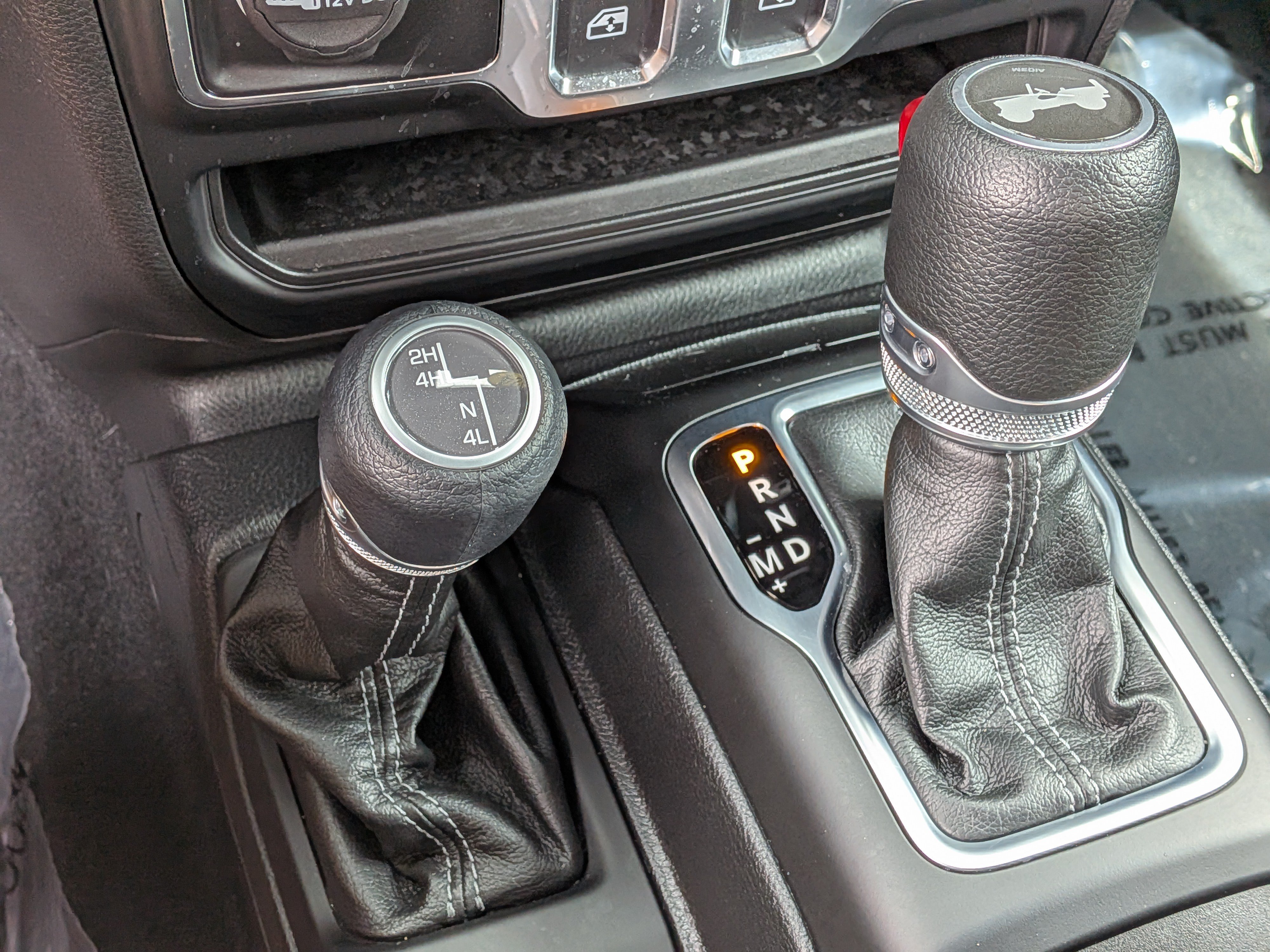Used 2024 Jeep Wrangler Sport AWD/4WD image 29