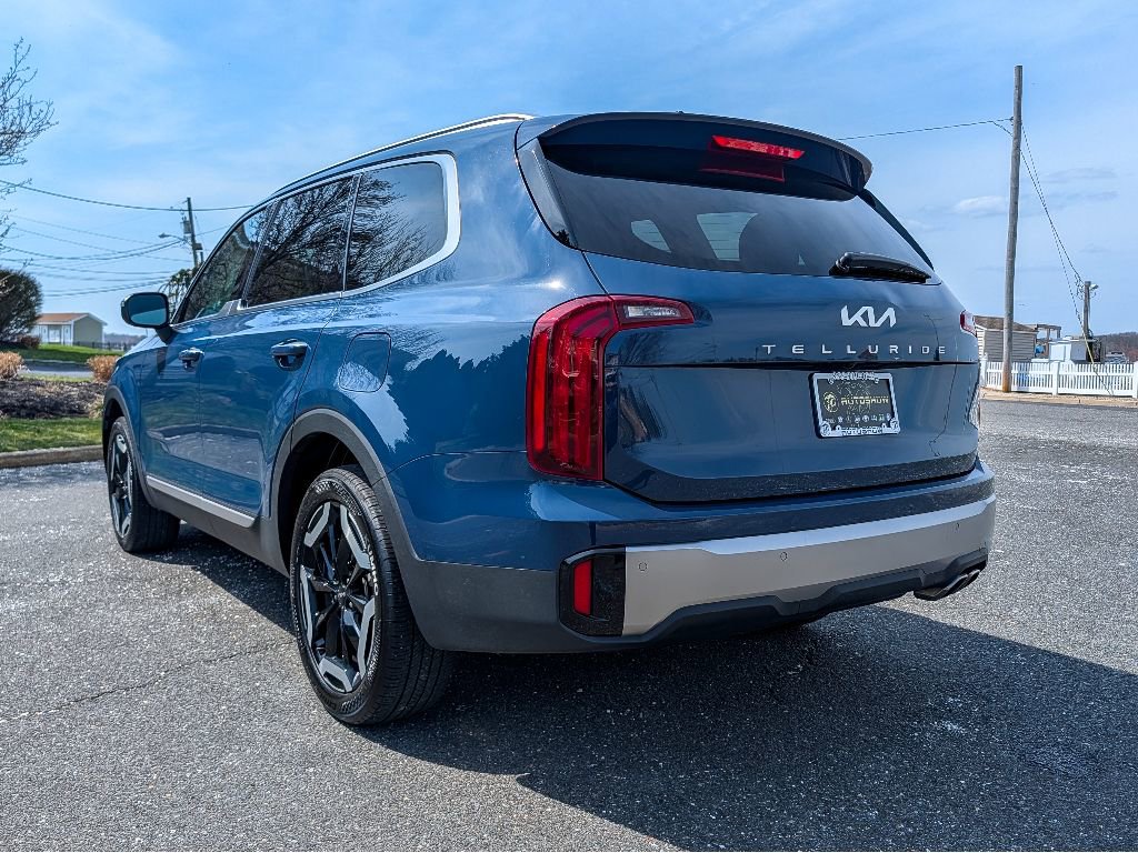 Used 2025 Kia Telluride S FWD image 8