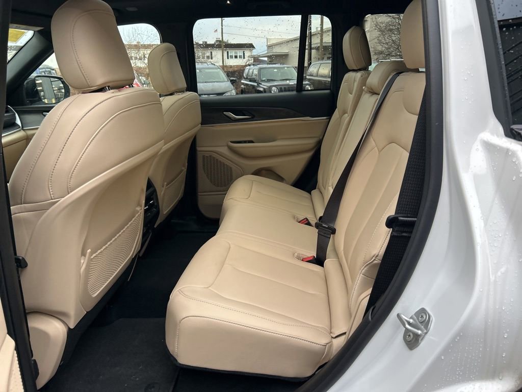 New 2025 Jeep Grand Cherokee Limited image 34