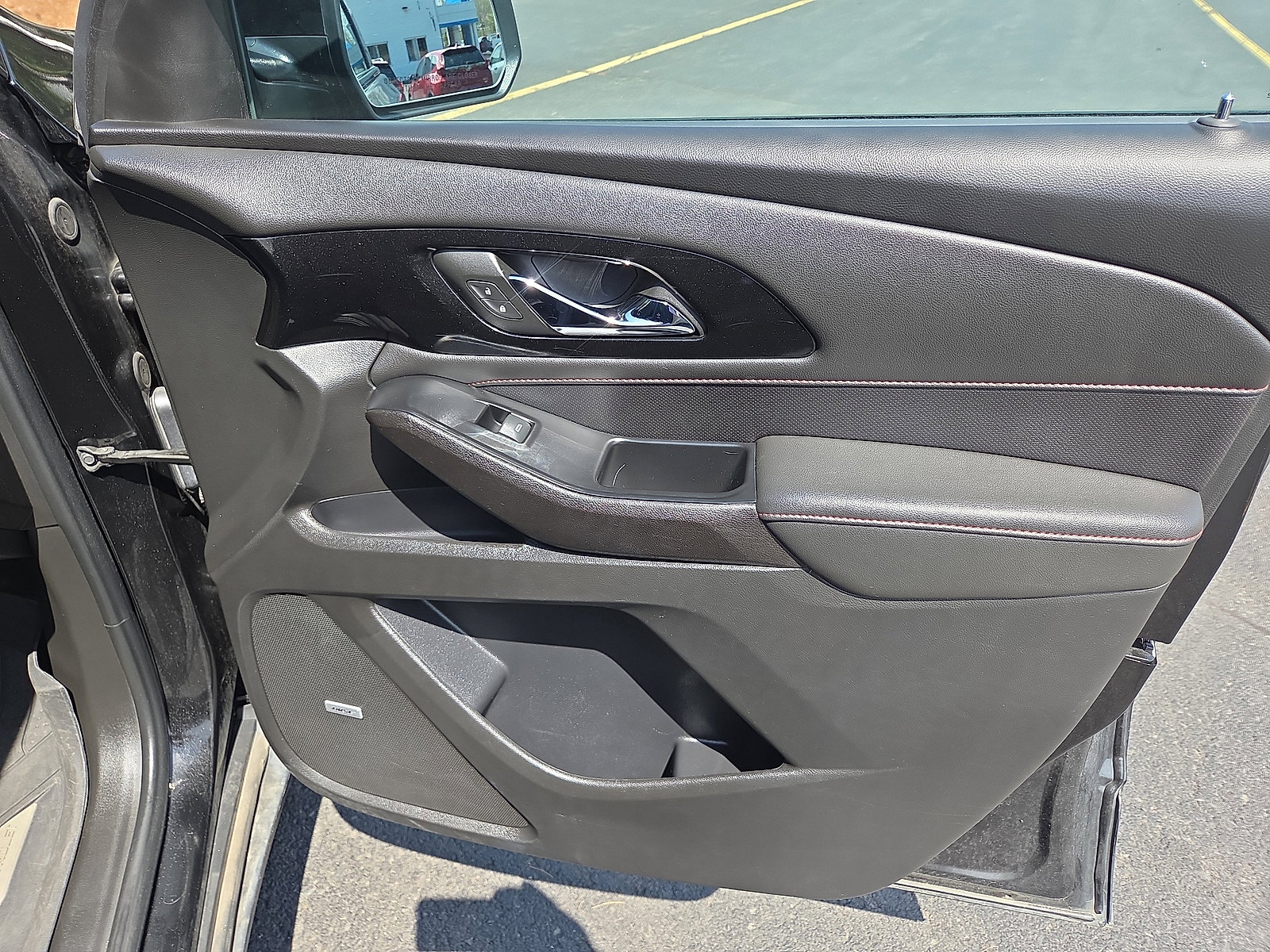 Used 2023 Chevrolet Traverse RS w/ LPO, Floor Liner Package AWD/4WD image 17