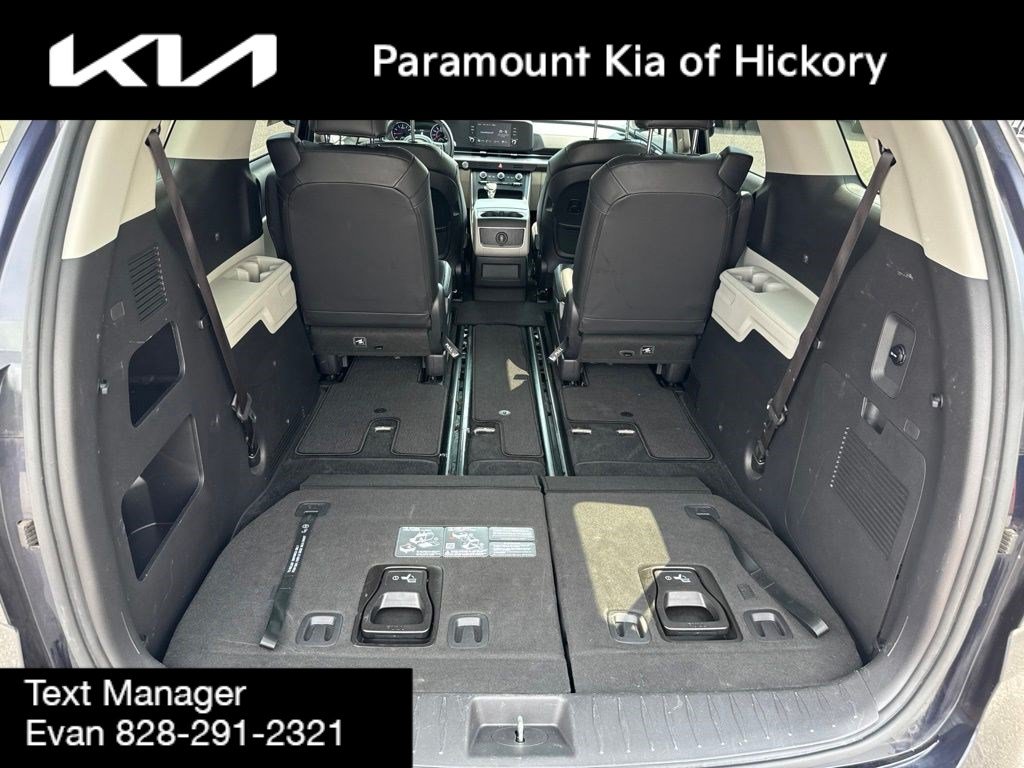 Used 2024 Kia Carnival LX FWD image 12