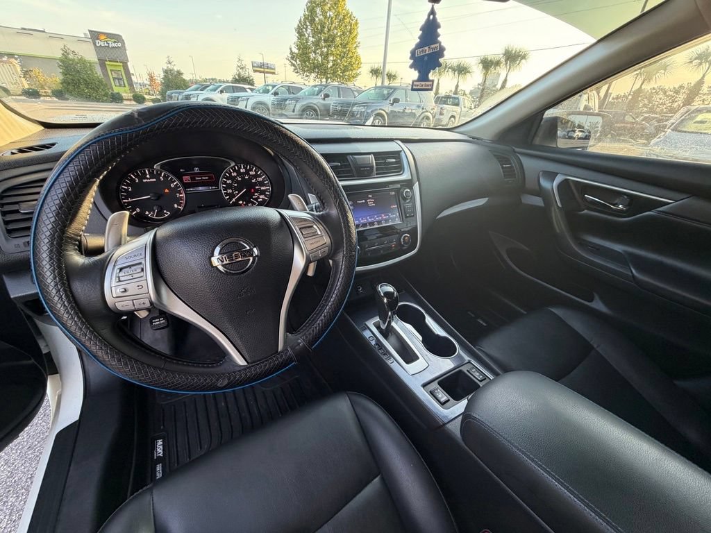 Used 2018 Nissan Altima 2.5 SR w/ SR Midnight Edition FWD image 19