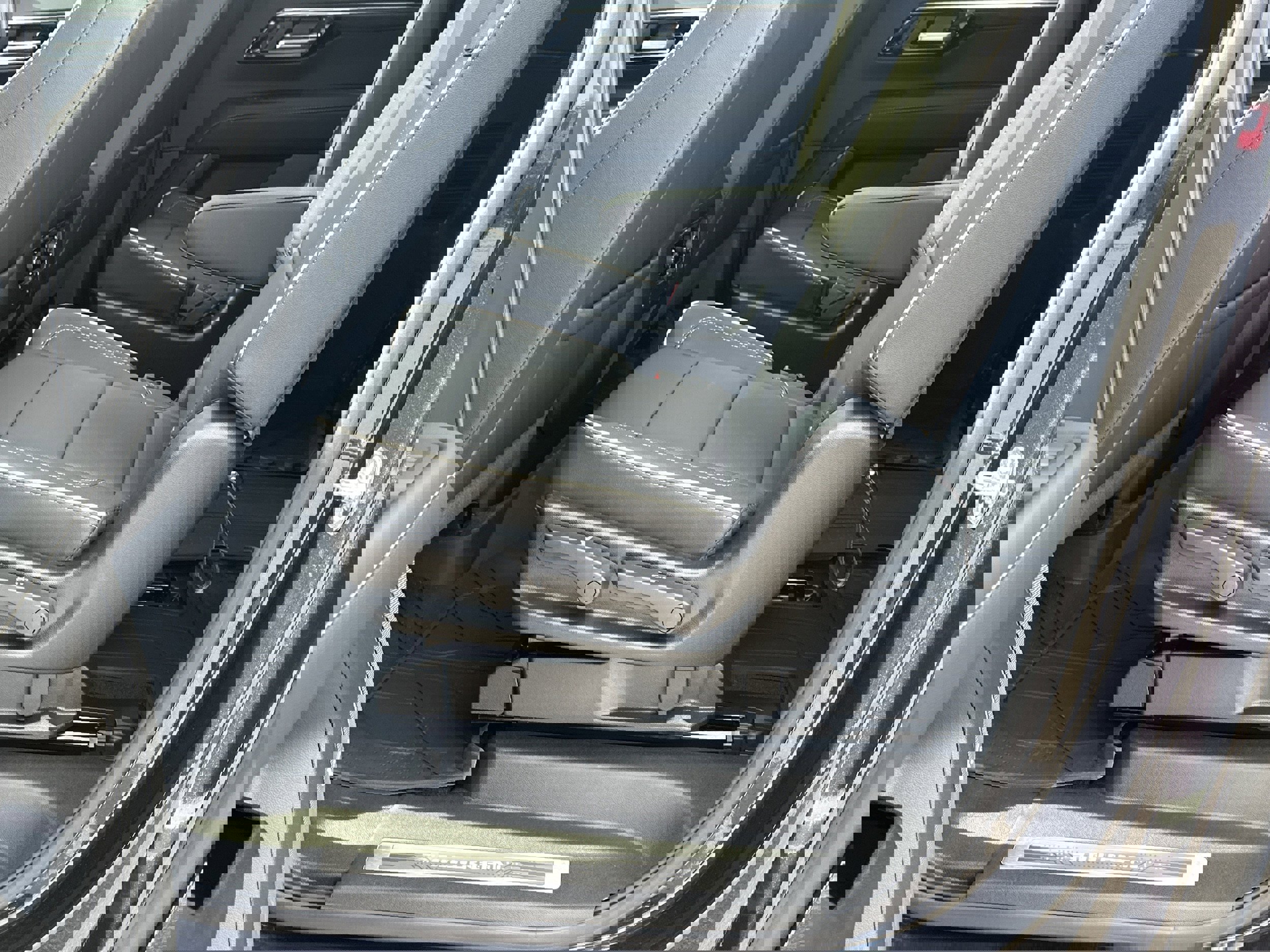 New 2026 Chevrolet Suburban Premier w/ Sun And Tow Package image 21