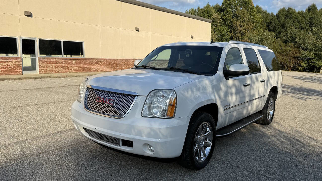 Used 2012 GMC Yukon XL Denali image 3