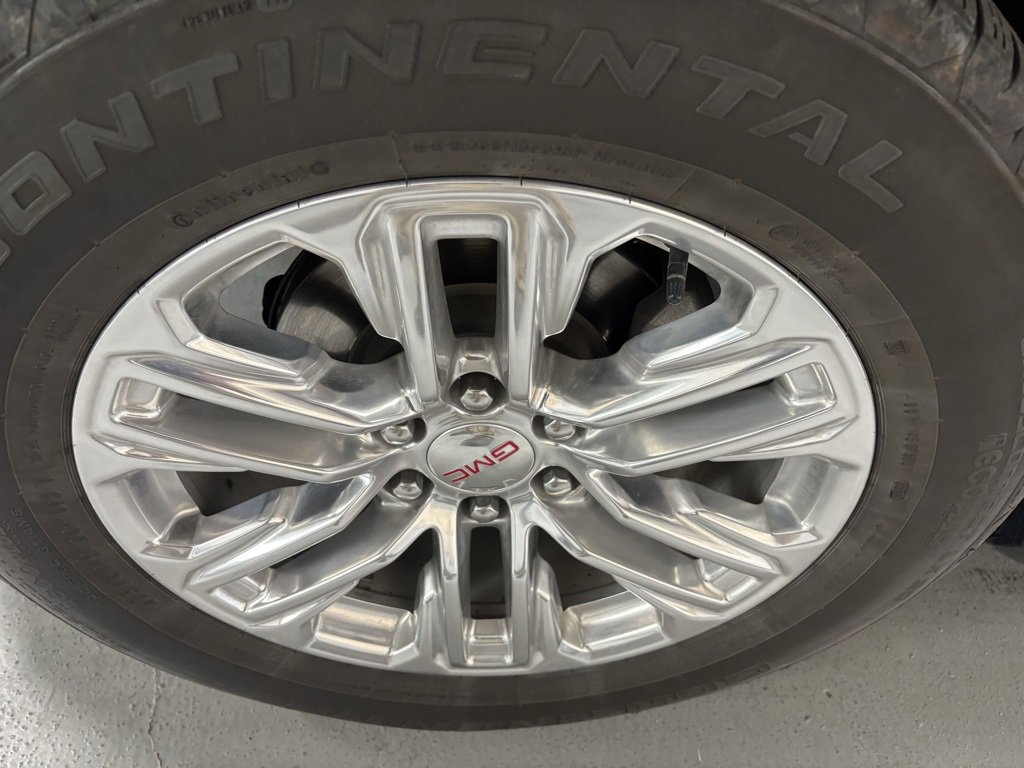 Used 2024 GMC Yukon SLT image 7