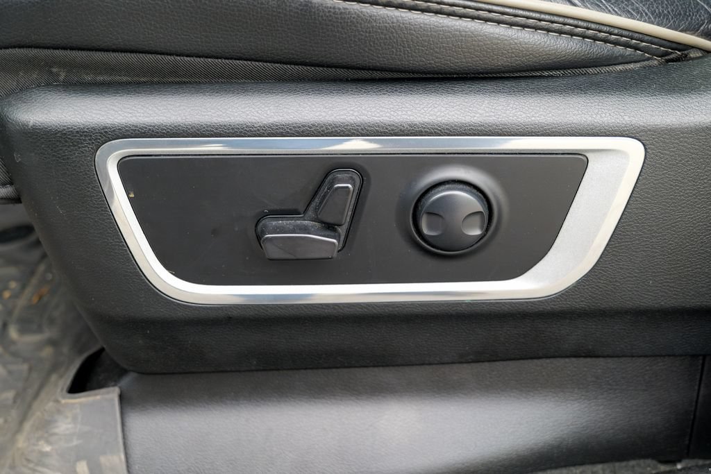 Used 2023 RAM 1500 Laramie AWD/4WD image 30