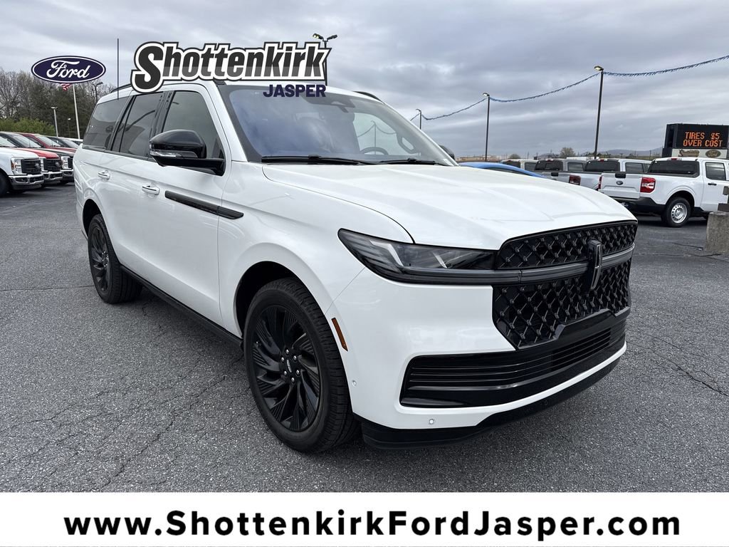 Used 2025 Lincoln Navigator Reserve w/ Jet Appearance Package image 1