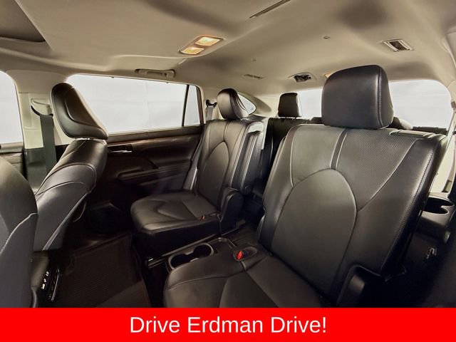 Used 2023 Toyota Highlander Limited image 8