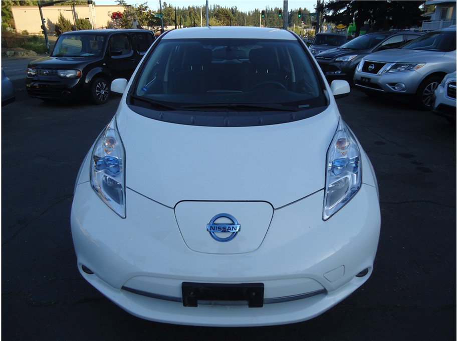 Used 2015 Nissan Leaf SV w/ LED & Quick Charge Package FWD image 2