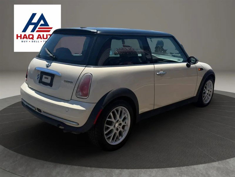 Used 2005 MINI Cooper Hardtop FWD image 4