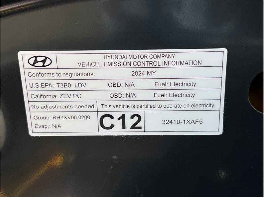 Used 2024 Hyundai Ioniq 6 SE RWD image 25