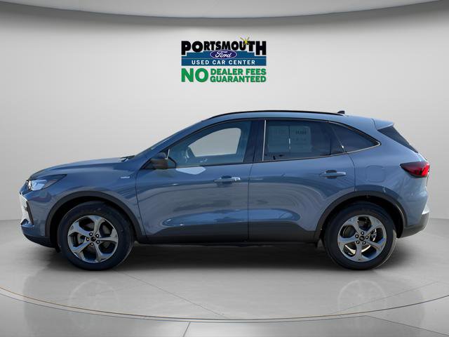 Used 2025 Ford Escape ST-Line w/ Tech Pack #1 AWD/4WD image 2