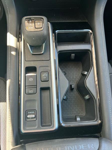 Used 2023 Nissan Pathfinder SV image 15