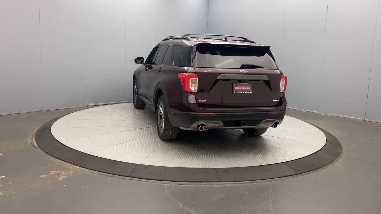 Used 2022 Ford Explorer XLT w/ Equipment Group 202A AWD/4WD image 3