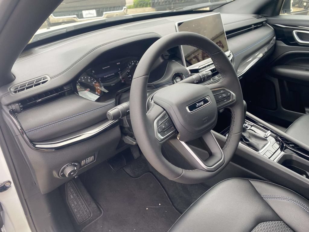 New 2026 Jeep Compass Latitude AWD/4WD image 18