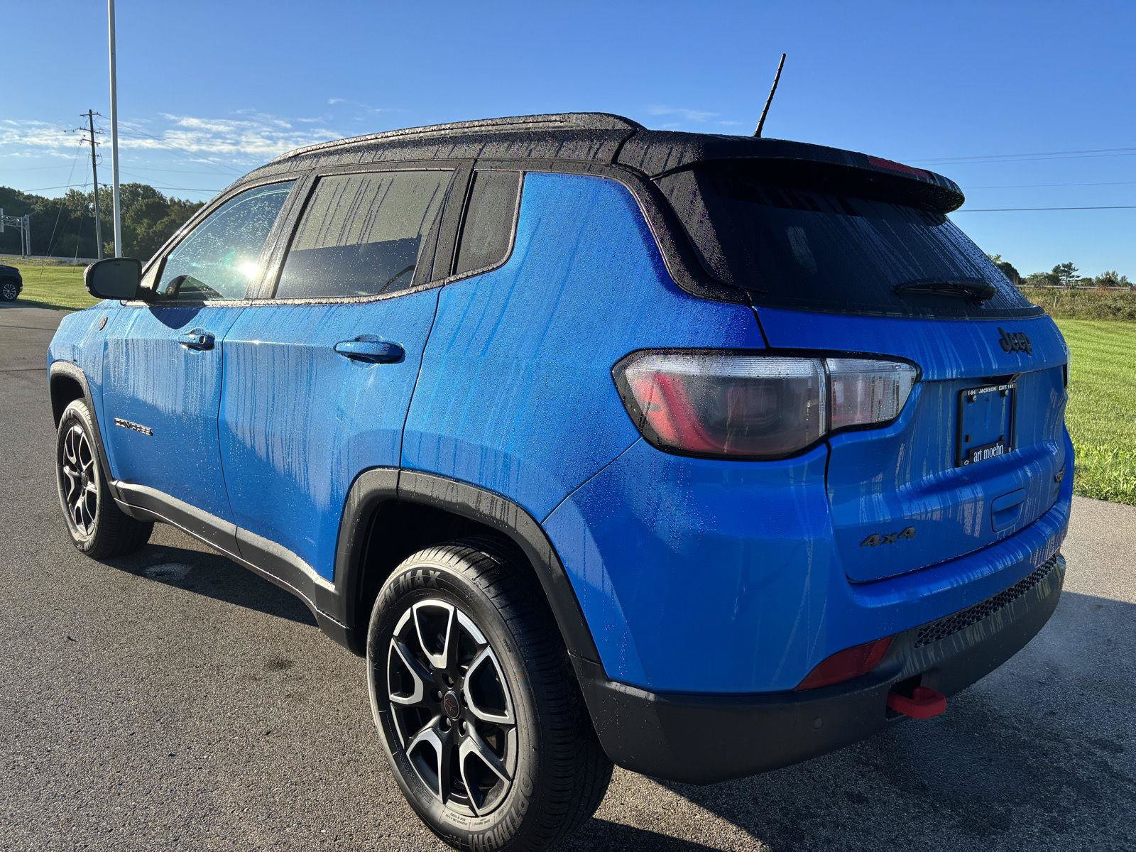 Used 2025 Jeep Compass Trailhawk AWD/4WD image 3
