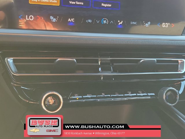 New 2027 Chevrolet Traverse LT w/ Driver Confidence Package FWD image 27