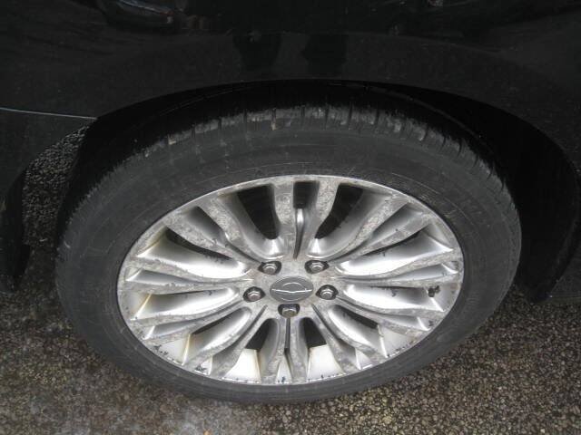 Used 2011 Chrysler 200 Limited FWD image 36