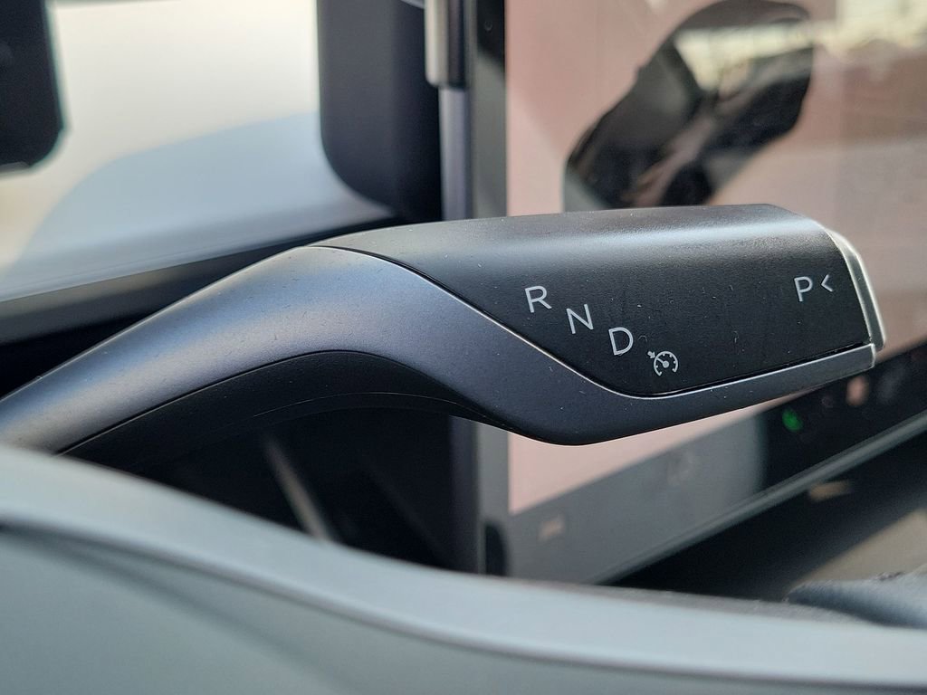 Used 2021 Tesla Model Y Long Range AWD/4WD image 16