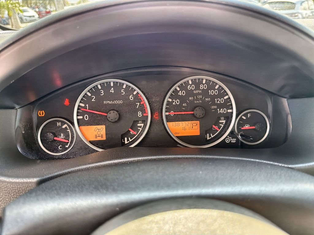 Used 2010 Nissan Pathfinder S image 21