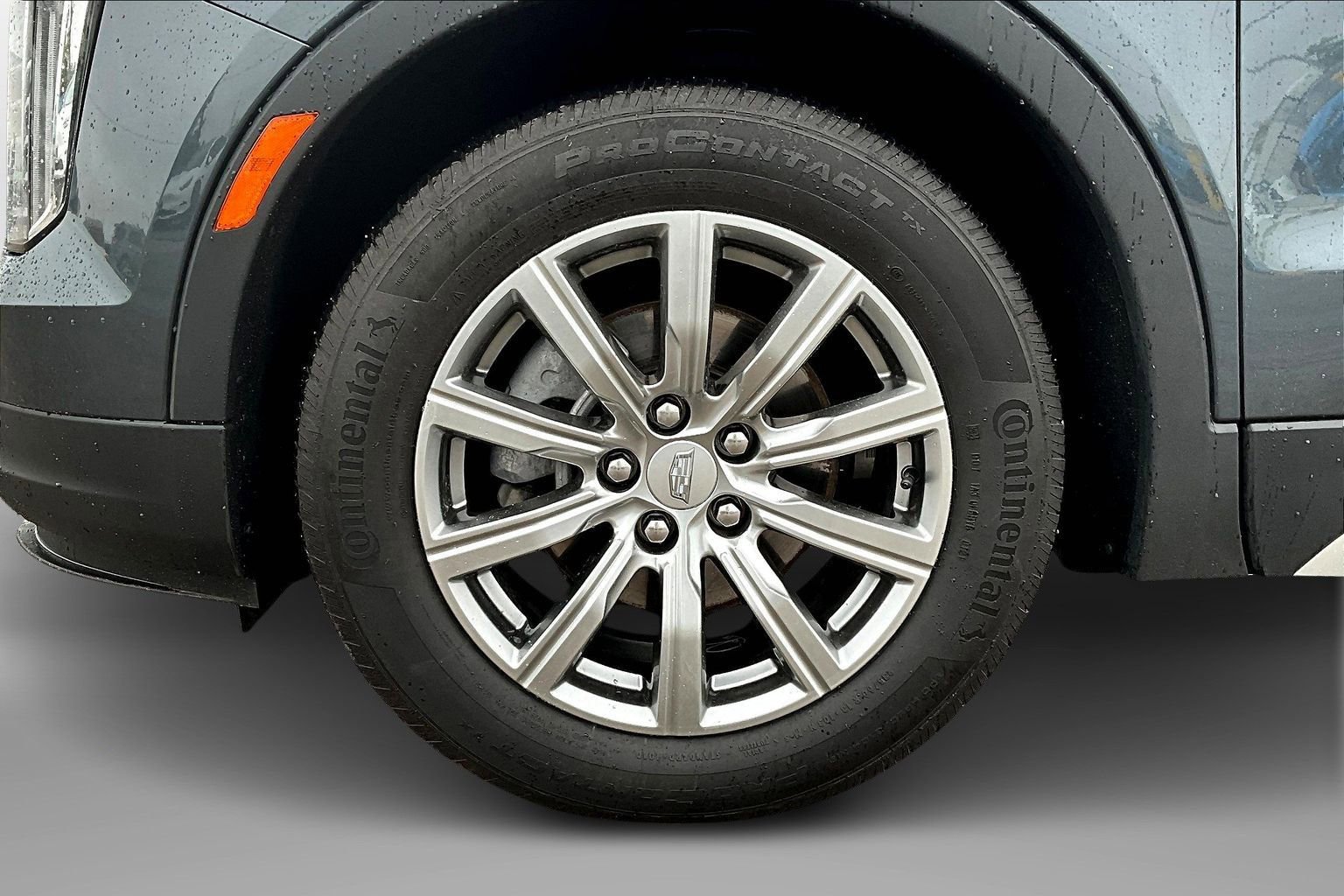 Used 2021 Cadillac XT4 Premium Luxury image 9